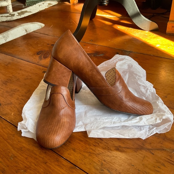 But Another Innocent Tale Shoes size 10 retro vibe - Picture 1 of 10